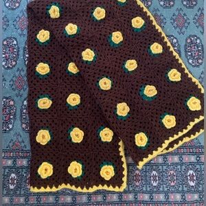 Vintage crochet boho afghan throw blanket with rosettes